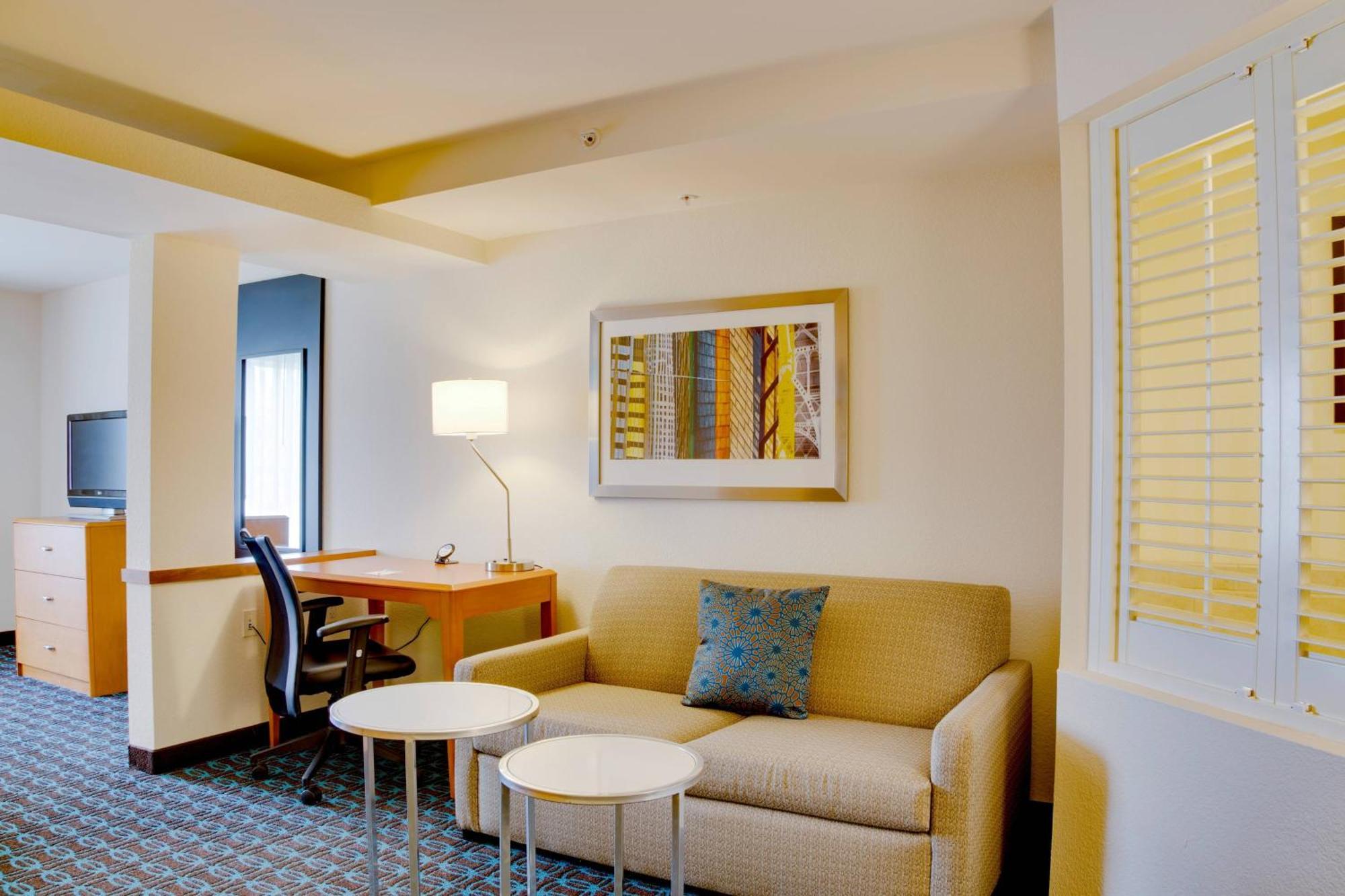 Hotel Fairfield By Marriott Inn&suites West/palm Bay 3*