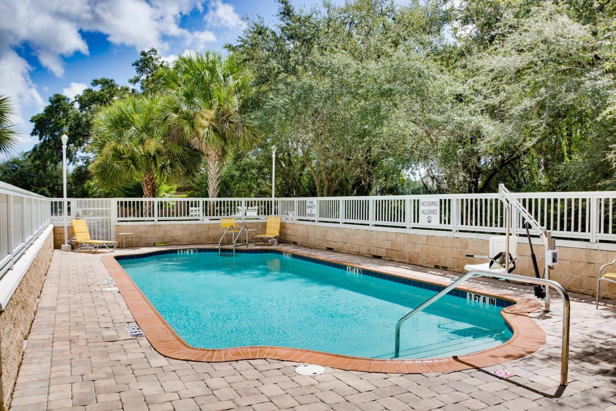 Hotel Fairfield By Marriott Inn&suites West/palm Bay 3*